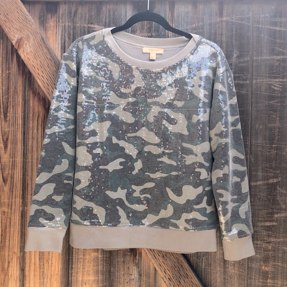 Glamour Camo! Sequined sweatshirt w/T-shirt lining